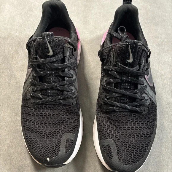 Nike Black and Pink Athletic Shoes with Cushioned Sole - Picture 3 of 6